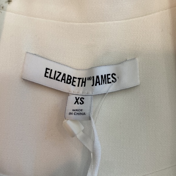 Elizabeth and James - Picture 5 of 8